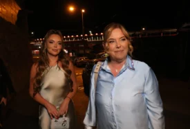 (FOTO) Danijela Rodić na Šabačkom vašaru: Prija Cece Ražnatović uživala u provodu sa kćerkom Natašom, njenim dečkom i prijateljima