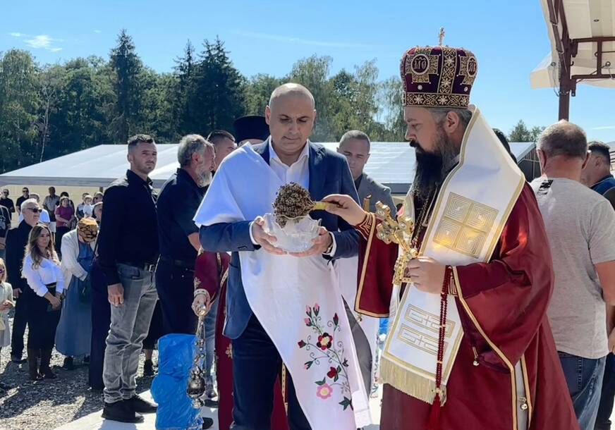 (FOTO) Banjac poslao poruku iz Međuvođa kod Kozarske Dubice "Ovaj hram je krvna veza našeg naroda i svjetionik naše budućnosti"