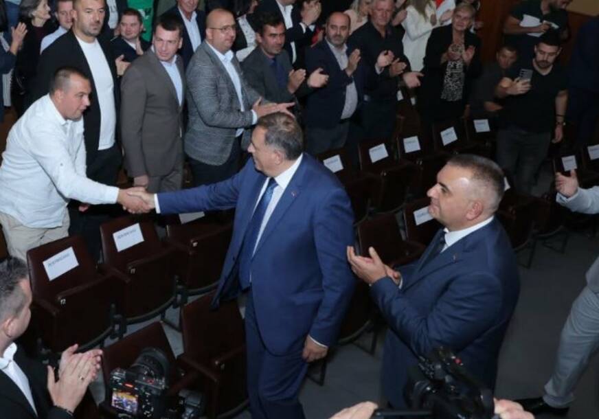 (FOTO) OD PUTEVA DO VRTIĆA I DOMA ZDRAVLJA Dodik najavio velika ulaganja u Čajniču i poseban program za investitore