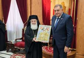 (VIDEO, FOTO) Patrijah mu poklonio ikonu Svetog groba: Dodik iz Jerusalima poručio da je svaka težnja ka uspostavljanju mira od velikog značaja