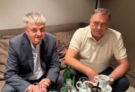 (FOTO) NA KAFI S GENERALOM Dodik se zaputio u Izrael, u Atini imao važan sastanak, a sutra se sastaje s partijarhom