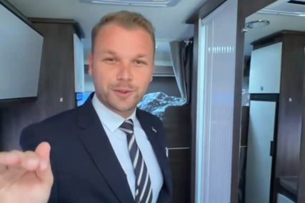 (VIDEO) Stanivuković objavio snimak iz kampera „Dug put za Foču, Višegrad, Rudo, pa opet Banjaluka"