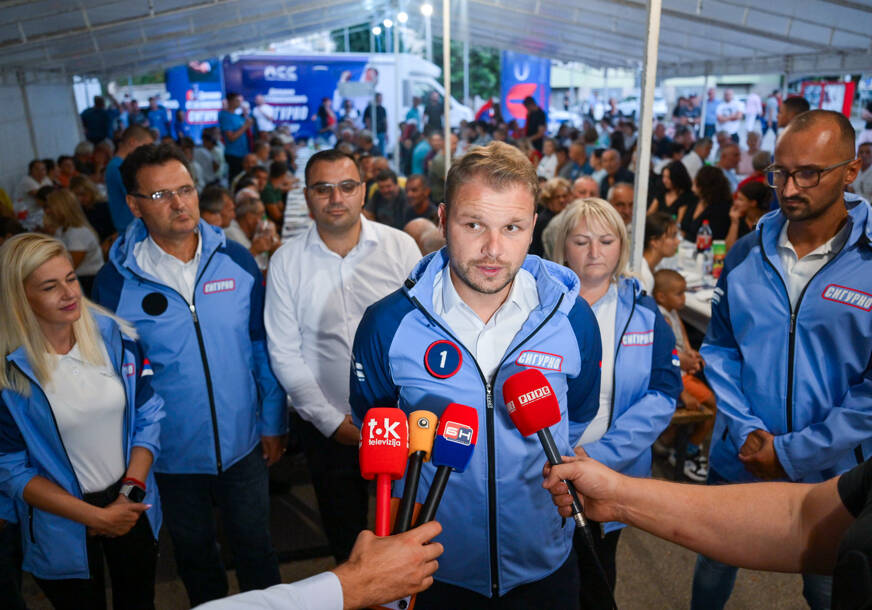 (FOTO) "Ova vlast prodala Telekom, na tapetu jednog dana i Eektroprivreda" Stanivuković iz Broda o zaštiti strateških preduzeća