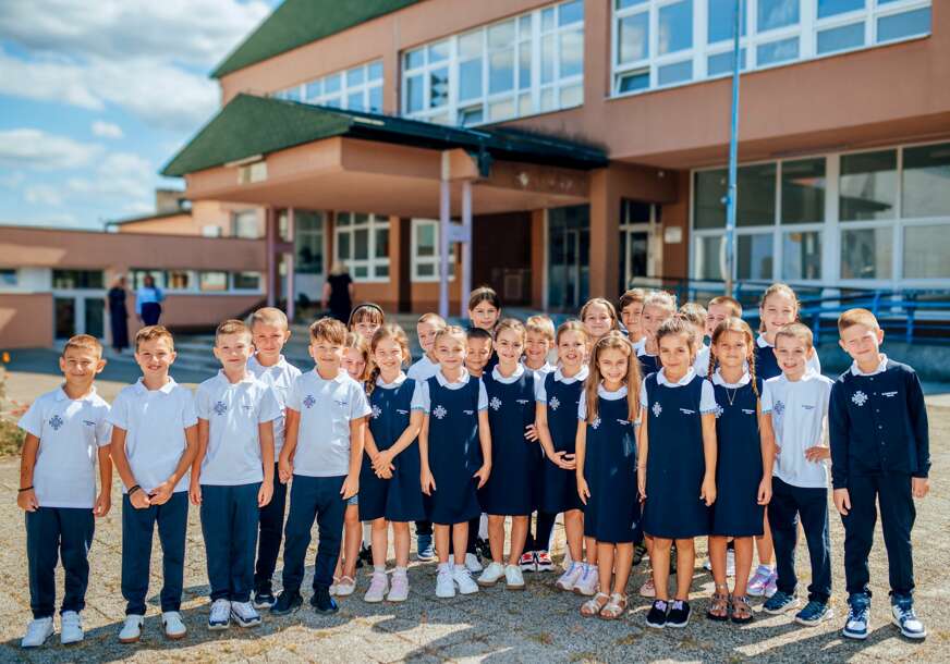 Sukob oko ŠKOLSKIH UNIFORMI: Ministarstvo nije dalo saglasnost, poručili Stanivukoviću da OBUSTAVI AKTIVNOSTI