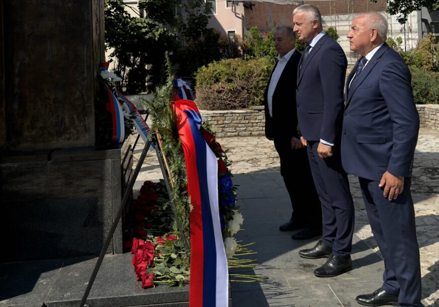 (FOTO) "DA SE NE ZABORAVI" Borenović na obilježavanju 31 godine od odbrane sjeverozapadnih granica Srpske