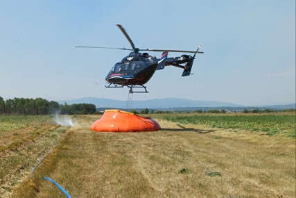 POŽAR KOD TESLIĆA NE JENJAVA Helikopter stigao u Buletić, vatra zahvatila čak 90 hektara