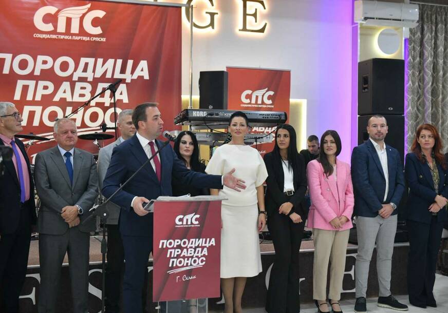 (FOTO) "Očekujemo snažan rezultat" Selak sa tribine u Doboju poslao poruku građanima