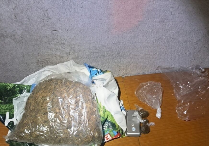Akcija "Kaciga" u Zvorniku: Uhapšene 2 osobe, u pretresima pronađeno skoro kilogram droge