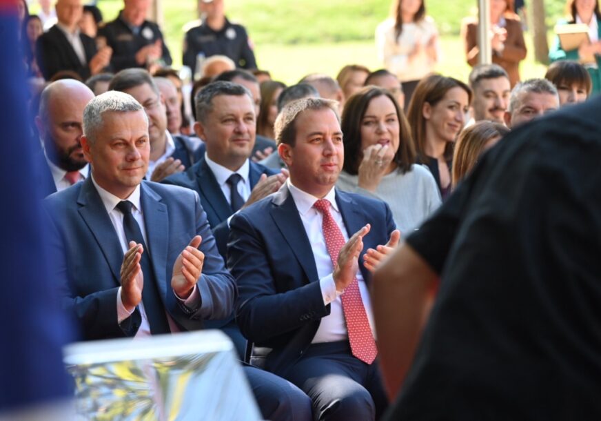 FOTO: USTUPLJENA FOTOGRAFIJA