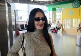 (VIDEO) "DEFINITIVNO IDE UZ MENE" Indi Aradinović srela kolegu na aerodromu, pa mu dijelila komplimente