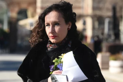 GLUMICA RODILA SINA 11 GODINA MLAĐEM MONAHU Zbog nje je napustio crkvu, evo zašto  nosi njeno prezime