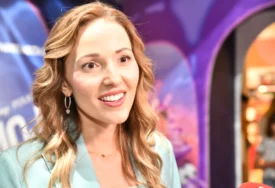 "MOJE UZBUĐENJE JE SPLASNULO BRZO" Jelena Đoković doživjela ogroman šok kada je čitala čuvenu knjigu, evo šta je izjavila