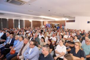 FOTO:  USTUPLJENA FOTOGRAFIJA