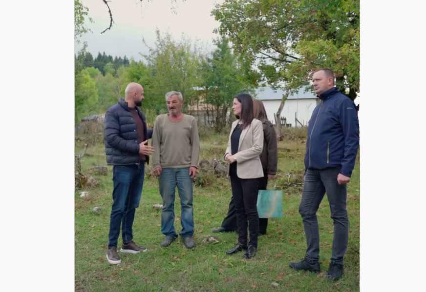 (VIDEO) „Kada institucije zakažu, ne smijemo zakazati mi kao ljudi“ Jelena Trivić i Milan Plavšić obezbijedili krov nad glavom borcu Slobodanu Jandriću
