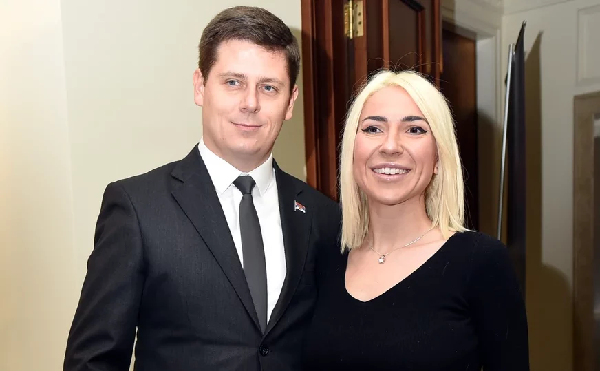 "Upoznali smo se preko fejsbuka" Jovana Jeremić priznala kako je započela vezu sa Vojom, ovi detalji nikom nisu poznati