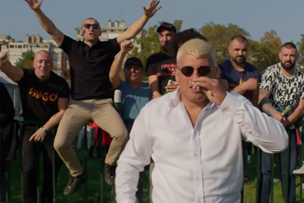(VIDEO) PUBLIKA NIJE ŠTEDILA DLANOVE Film "Kengur se vraća kući" premijerno prikazan u Beogradu