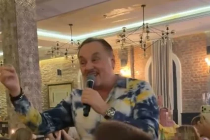 (FOTO) POZNATI PJEVAČ POSTAO DEDA Knez slavio rođenje unuke, evo ko je bio na veselju