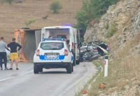OBUSTAVLJEN SAOBRAĆAJ Stravična nesreća na Manjači, na terenu Hitna pomoć