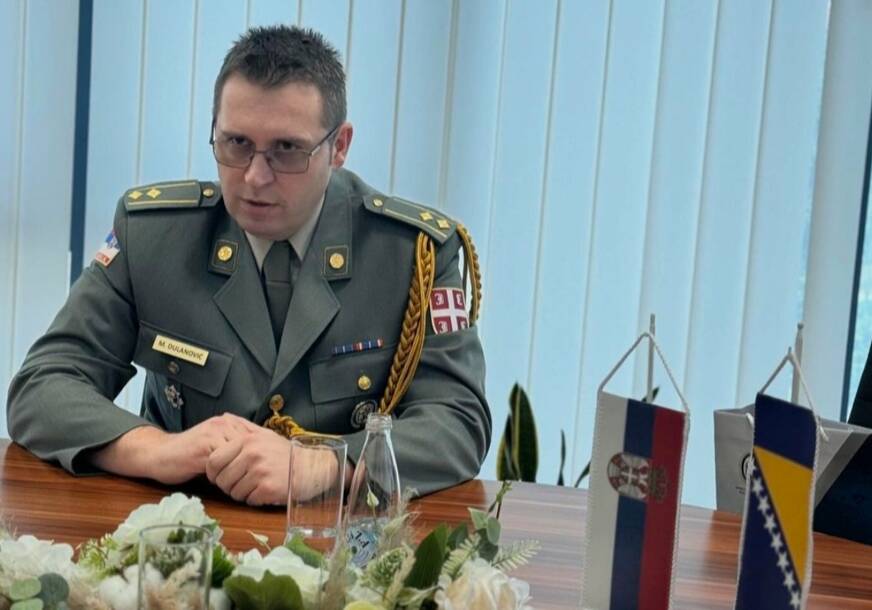 Proglašeni NEPOŽELJNIM: Vojni ataše Srbije i savjetnik BIA napustili Sarajevo, dok je troje zaposlenih u Ambasadi BiH u Beogradu pozvano na konsultacije