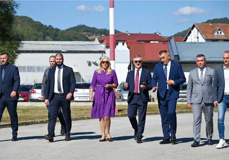 (FOTO) "Zahtjevi globalnog tržišta sve složeniji"  Pejčić poručio da je posjeta Cvijanovićeve i Minića od velikog značaja za TRB