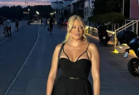 (VIDEO, FOTO) BUJNI DEKOLTE I ŠLIC DO KUKA Milica Todorović u nikad provokativnijem izdanju nakon porođaja