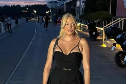 (VIDEO, FOTO) BUJNI DEKOLTE I ŠLIC DO KUKA Milica Todorović u nikad provokativnijem izdanju nakon porođaja