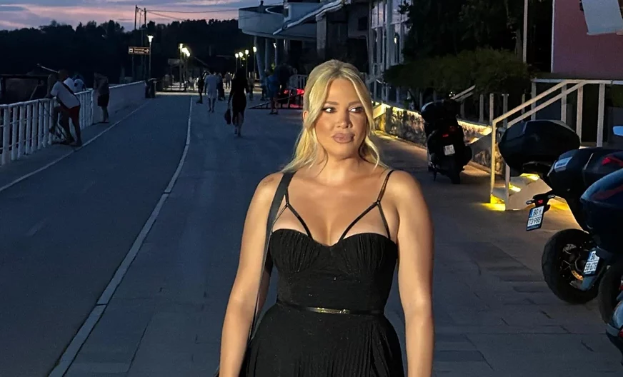 (VIDEO, FOTO) BUJNI DEKOLTE I ŠLIC DO KUKA Milica Todorović u nikad provokativnijem izdanju nakon porođaja