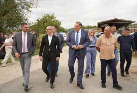 (FOTO) "Ko hoće da radi, može dobro da živi" Dodik posjetio "Farmu Babić", pa ovo poručio domaćim poljoprivrednicima