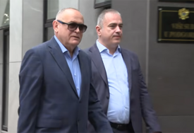 (VIDEO) Državnim novcem PLAĆAO PRIVATNE RAČUNE: Bivši crnogorski ministar osuđen na 6 mjeseci kućnog zatvora