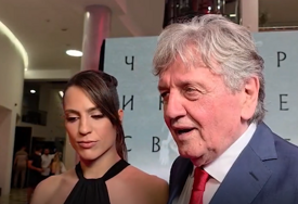 (VIDEO) "Ovo je priča koju svako treba da pogleda" Radoš Bajić nagrađen ovacijama na premijeri novog filma