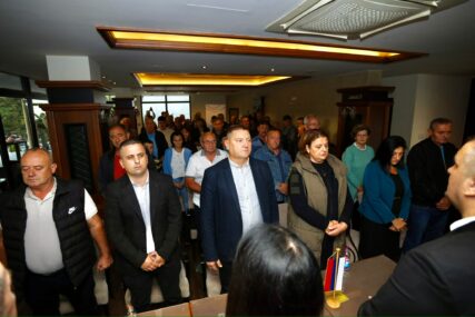 (FOTO) „Ne nudimo prazna obećanja“ Trivićeva i Narodni front u Kotor Varošu