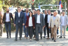 (FOTO) “Naš program može da posluži kao ekspoze budućeg mandatara” Trivićeva najavila prosječnu platu od 3.500 KM i 30.000 radnih mjesta