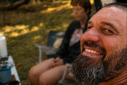 (FOTO) SVE SU PRODALI I PRESELILI SE U KAMPER Nikola i Zorana već 100 dana provode u SLOBODI i uživaju u prirodi BEZ RAČUNA