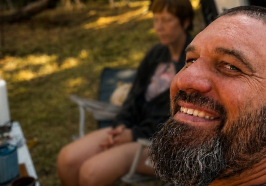 (FOTO) SVE SU PRODALI I PRESELILI SE U KAMPER Nikola i Zorana već 100 dana provode u SLOBODI i uživaju u prirodi BEZ RAČUNA