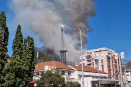 (VIDEO) Širi se velikom brzinom: Veliki požar na području Konjica, na terenu vatrogasci