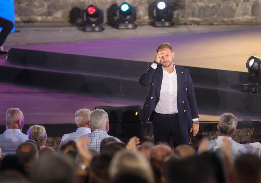 FOTO: USTUPLJENA FOTOGRAFIJA