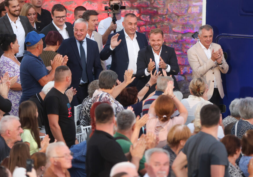 FOTO: USTUPLJENA FOTOGRAFIJA