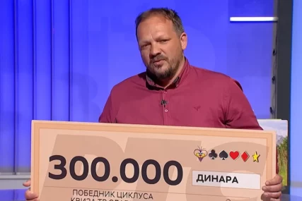 (VIDEO) "Nisam ni bio svestan šta sam uradio" Učitelj sa Kosova i Metohije pobijedio u "Slagalici", u finalu sve vrijeme gubio
