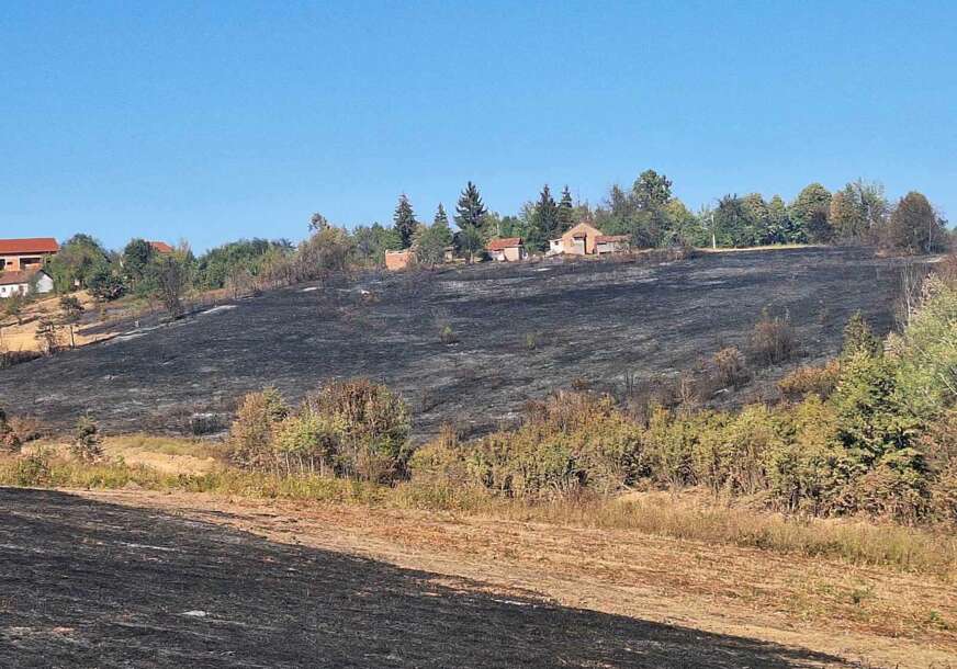 (FOTO) Ne palite vatru na otvorenom, BRZO IZMAKNE KONTROLI: Banjalučki vatrogasci do 2.10 časova gasili požar, KUĆE ODBRANJENJE