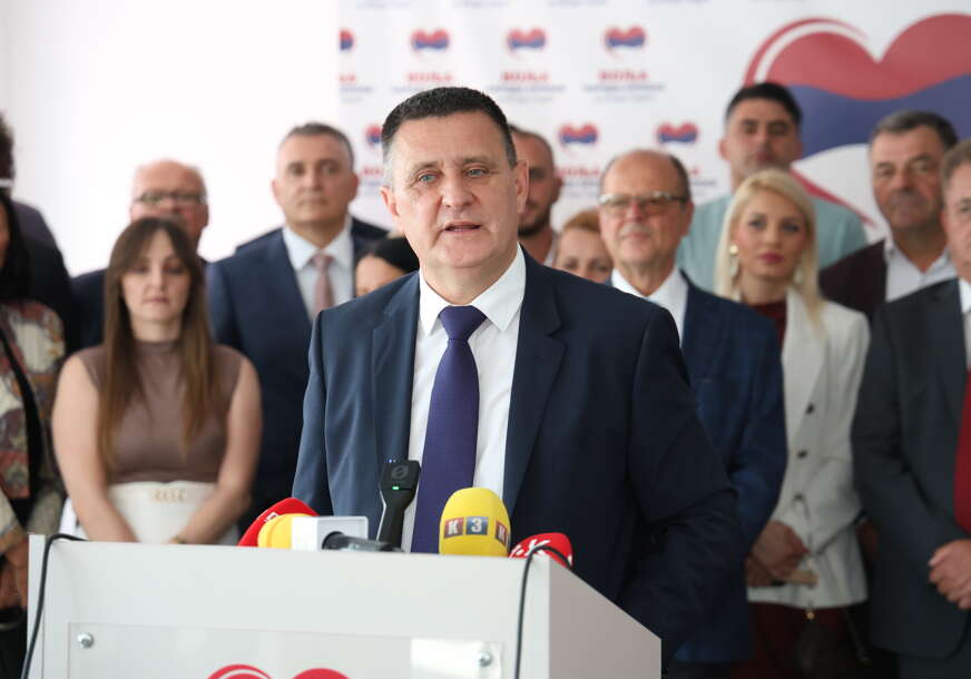 (FOTO) Šta je Đajić poklonio Mladiću? Predsjednik Volje naroda Srpske ispričao nepoznat detalj susreta u Hagu