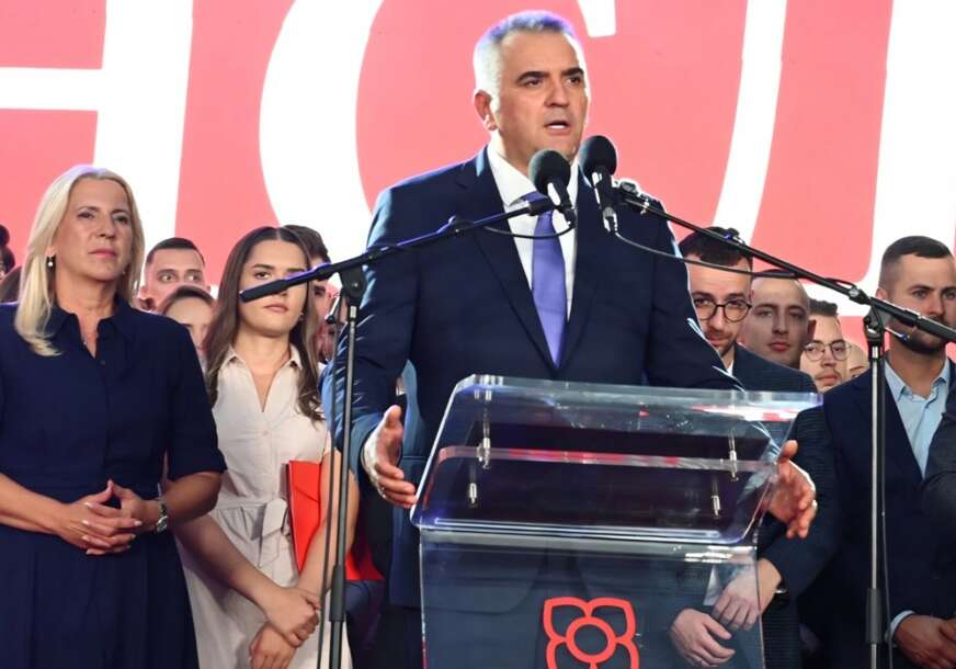 (VIDEO, FOTO) SNSD iz Šamca započeo predizbornu kampanju "Imamo ekipu koja će napraviti ozbiljnu priču za Srpsku"