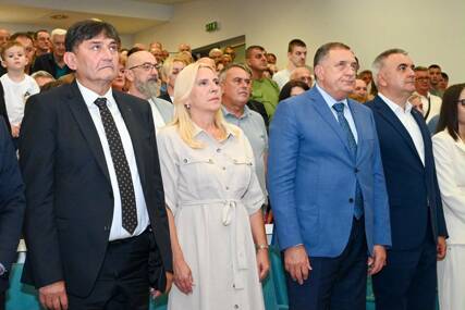(FOTO) Emotivna poruka Save Minića iz Novog Grada "Ovdje je narod branio svoj grad i Republiku Srpsku"