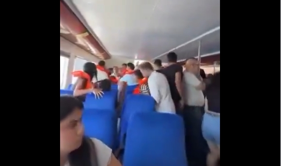  (VIDEO) "Kćerka mi je iskliznula iz ruke" Kapetan među prvima pobjegao sa broda, prestravljeni putnici ga molili da vrati brod u luku