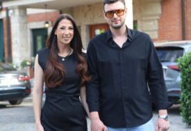 "Imam tremu" Nadežda Biljić pjeva na svadbi Dee Đurđević, stigla sa suprugom pa progovorila o honoraru