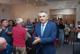 (FOTO) „PODRŠKA NAM DAJE SNAGU“ Minić iz Vukosavlja poručio da ide po pobjedu za stabilnu Srpsku