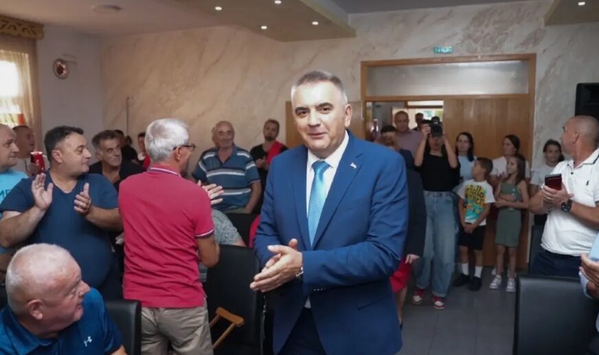 (FOTO) „PODRŠKA NAM DAJE SNAGU“ Minić iz Vukosavlja poručio da ide po pobjedu za stabilnu Srpsku