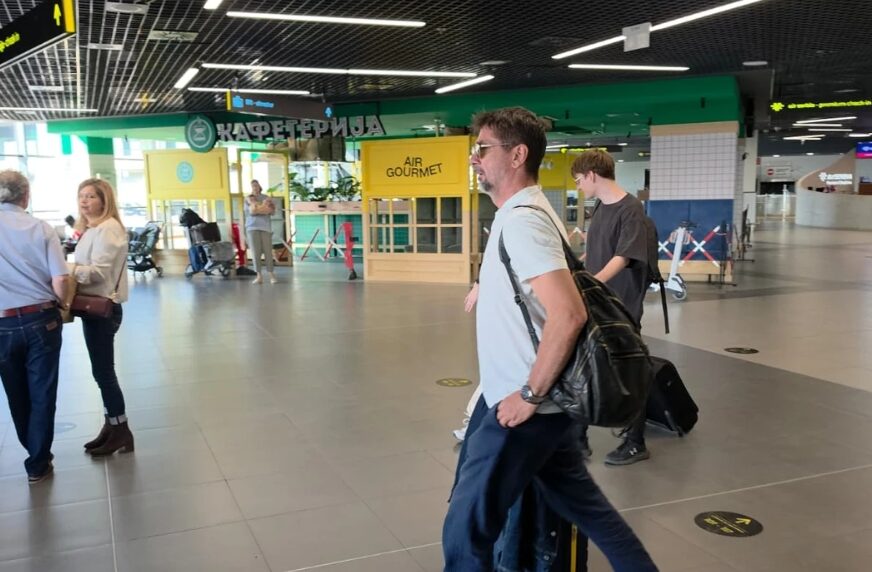SAM I VIDNO UMORAN Dok se Sloboda baškari na Baliju, evo gdje je njen suprug