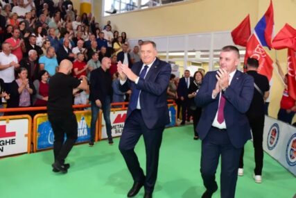(FOTO) "Zajedno idemo do pobjede" Milorad Dodik posjetio Mrkonjić Grad, jasni planovi za nova ulaganja