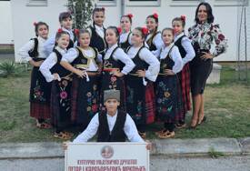 (FOTO) "Uživala sam" Ružičićeva ponosna što Smotra folklora u Jezeru okuplja sve više ljudi