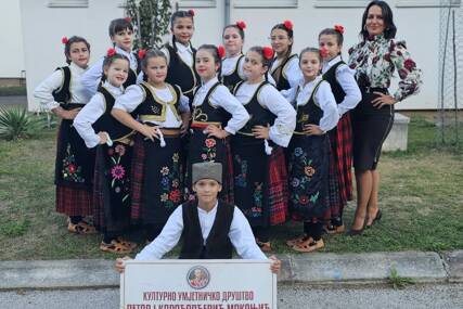 (FOTO) "Uživala sam" Ružičićeva ponosna što Smotra folklora u Jezeru okuplja sve više ljudi